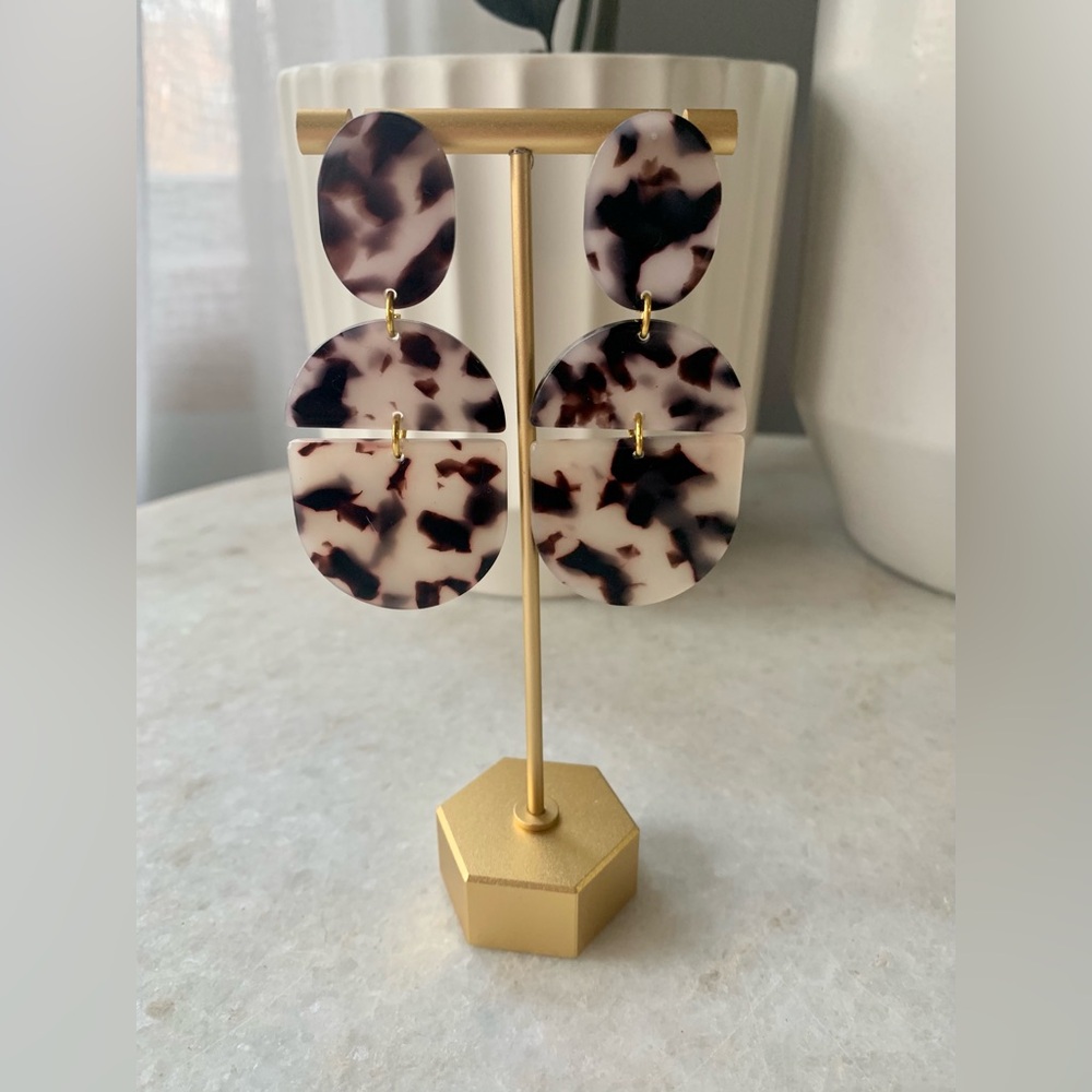 Blonde tortoise earrings